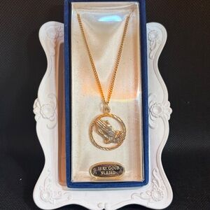 Vintage 18k Gold P Praying Hands (in box)